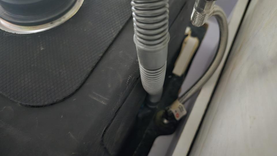 水龍頭安裝工作照片