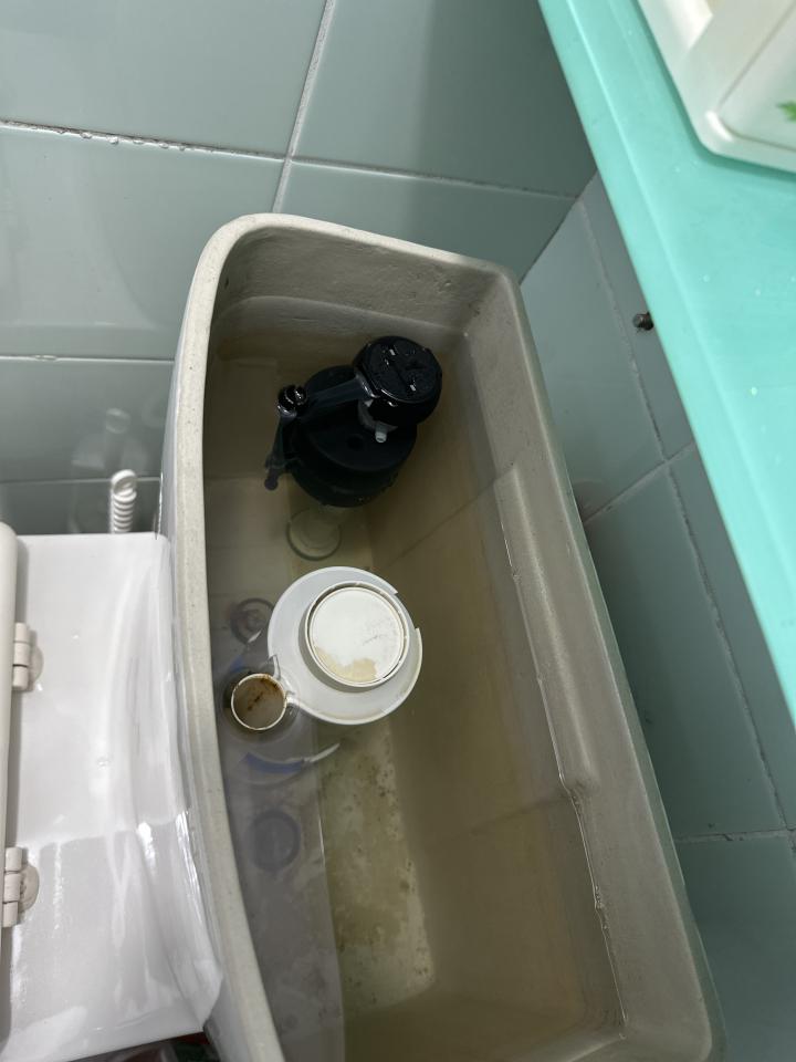 馬桶安裝工作照片
