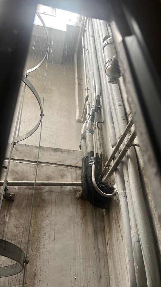 冷氣維修工作照片