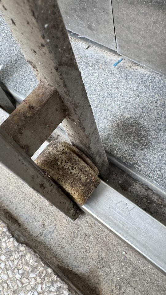 鐵閘工作照片