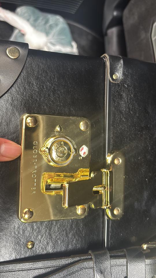 行李箱維修工作照片