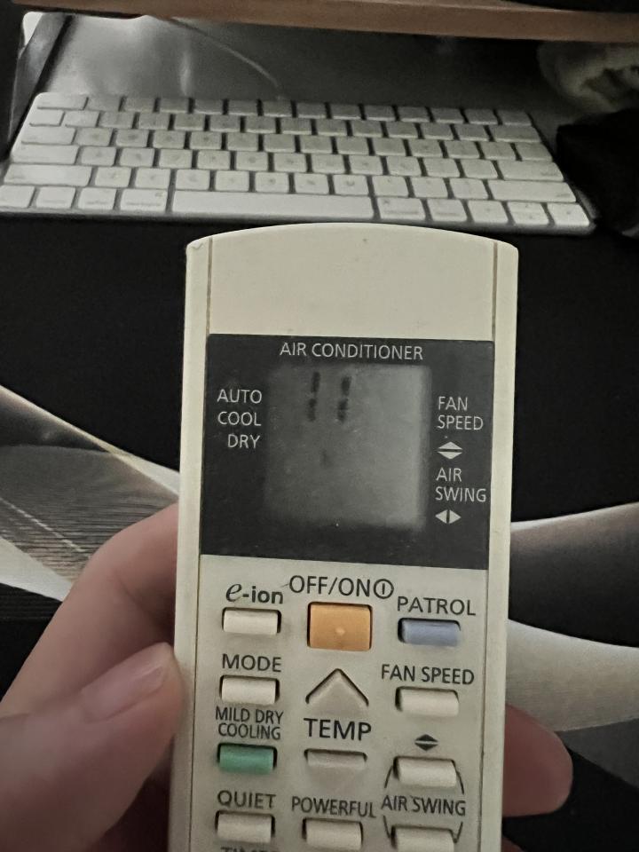 冷氣維修工作照片