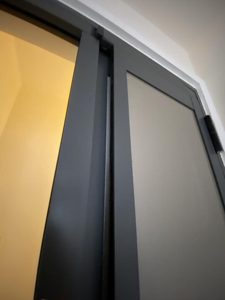 房門安裝工作照片