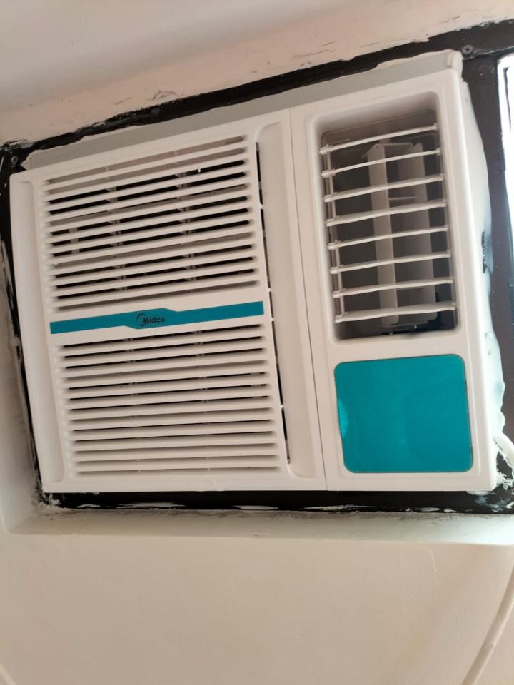 冷氣維修工作照片
