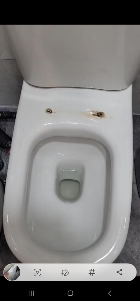 馬桶安裝工作照片