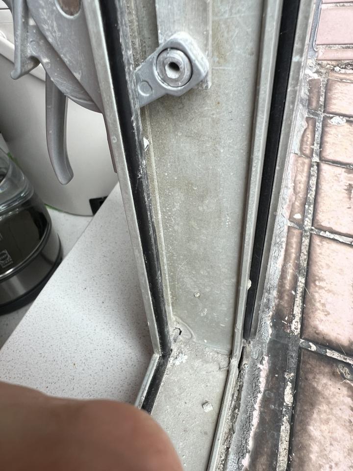 鋁窗維修工作照片 鋁窗維修工作照片