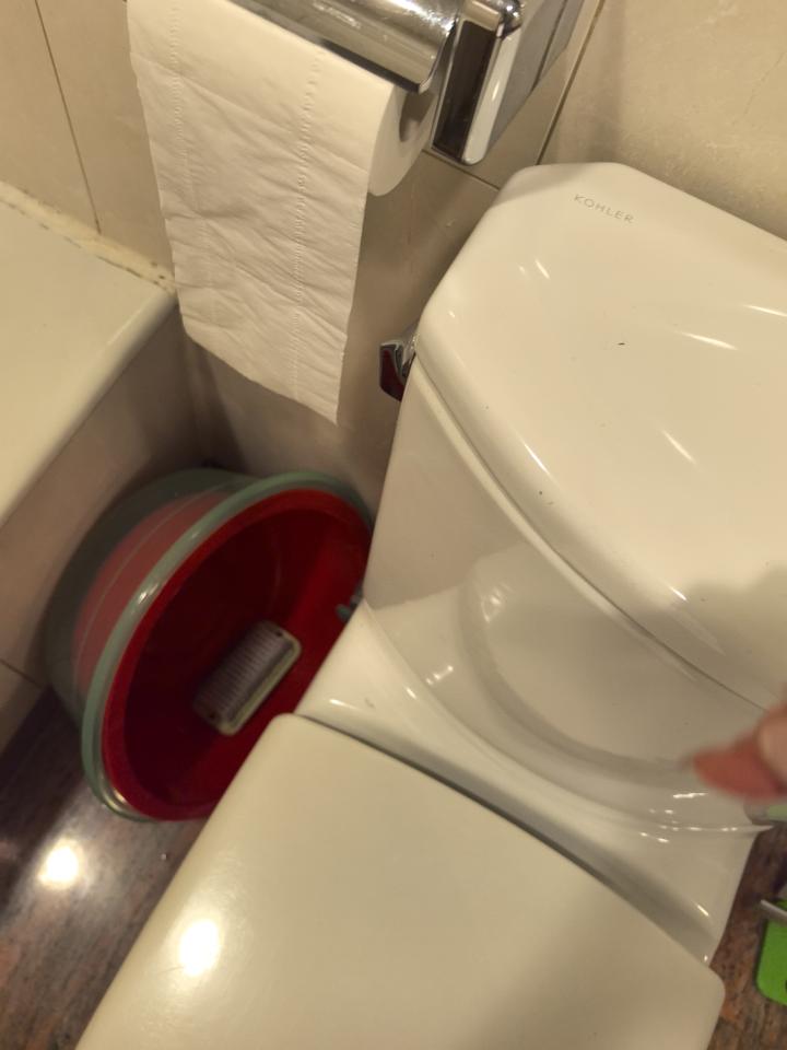 馬桶安裝工作照片
