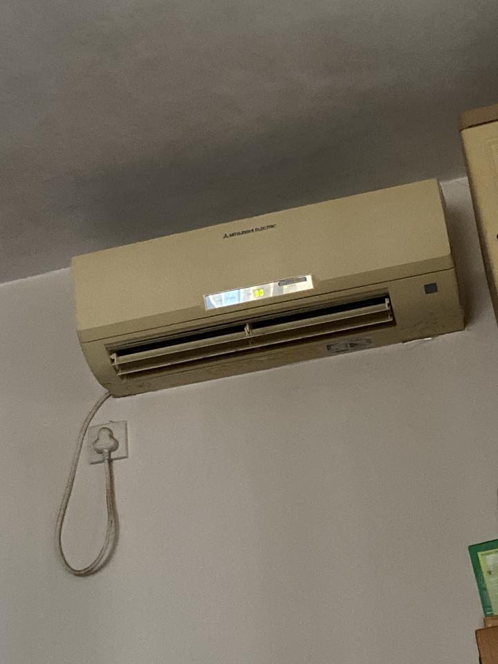 冷氣維修工作照片