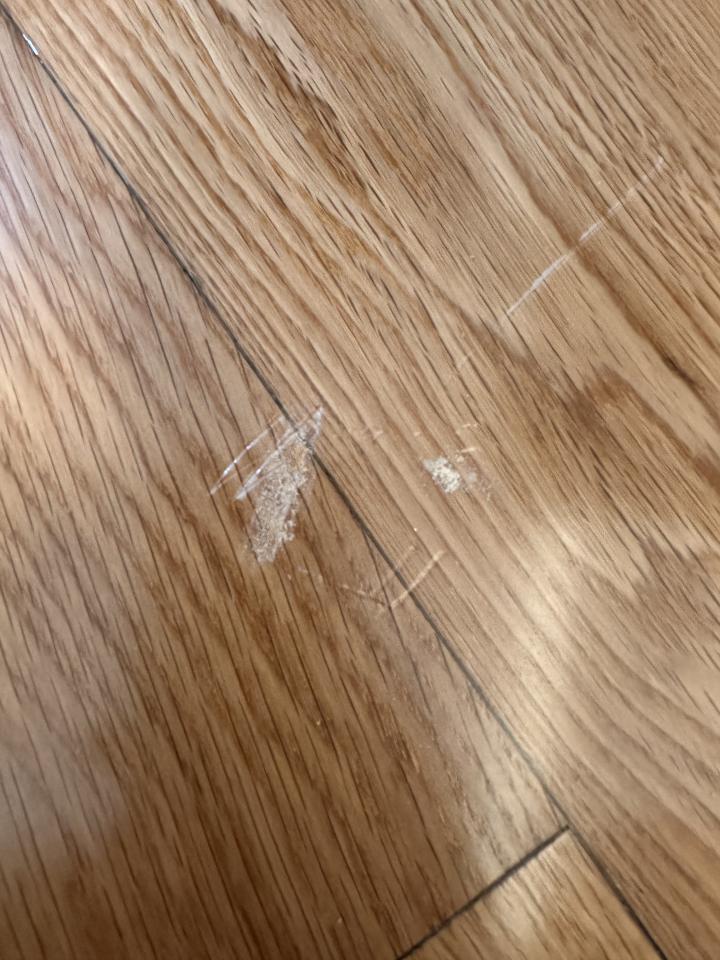 木地板打磨翻新工作照片