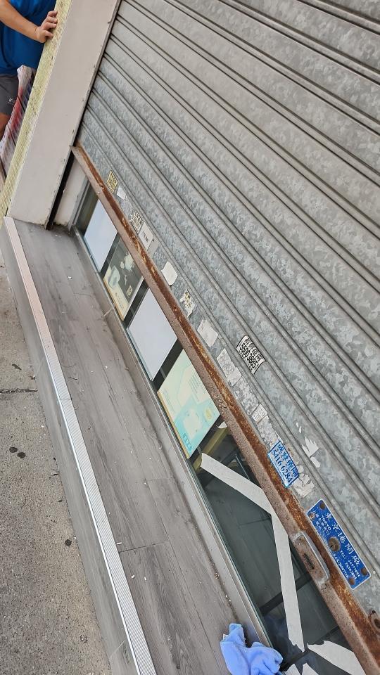 捲閘維修工作照片