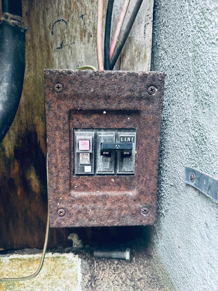 電工工作照片
