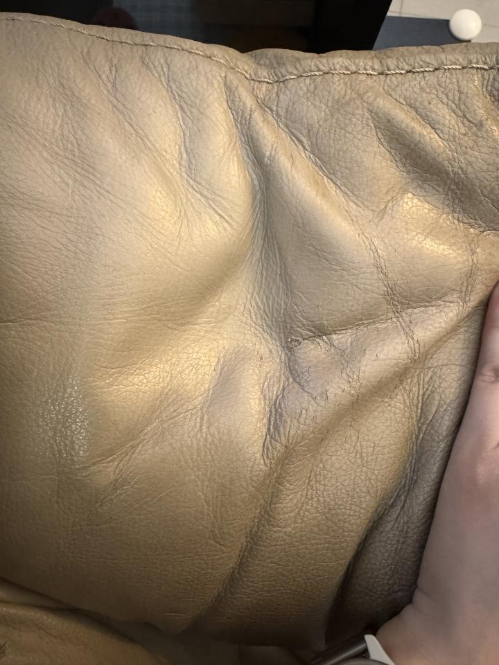 傢俬維修工作照片