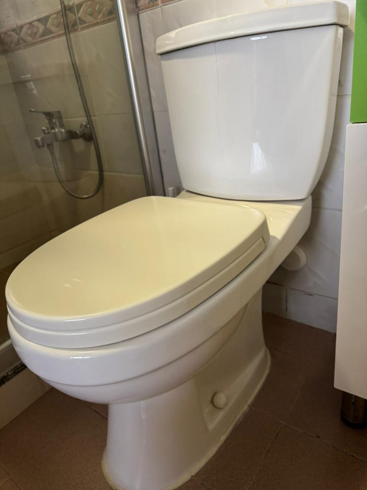 馬桶安裝工作照片