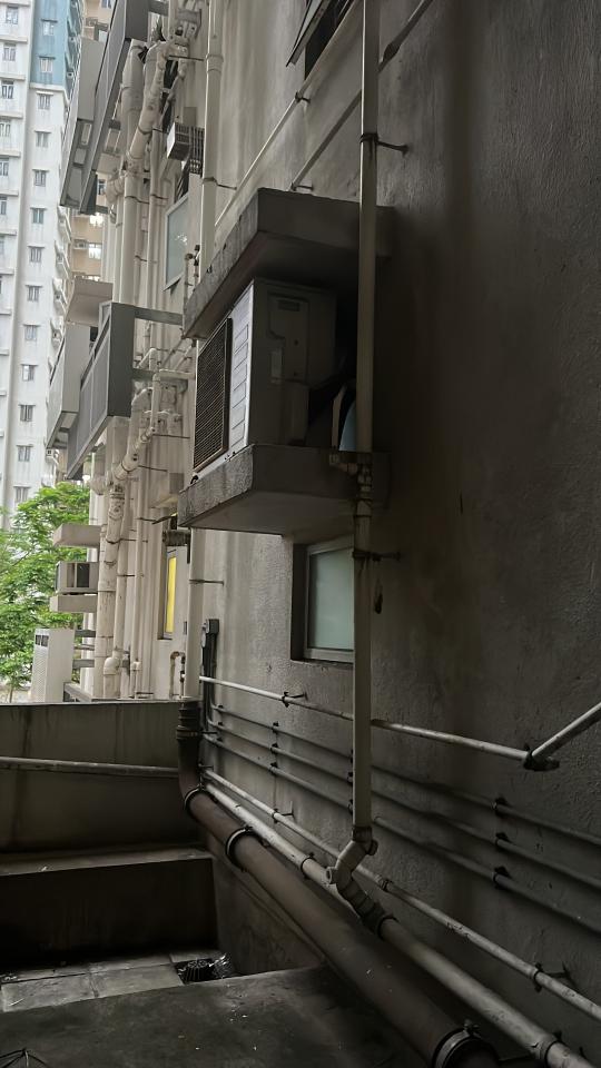 冷氣維修工作照片