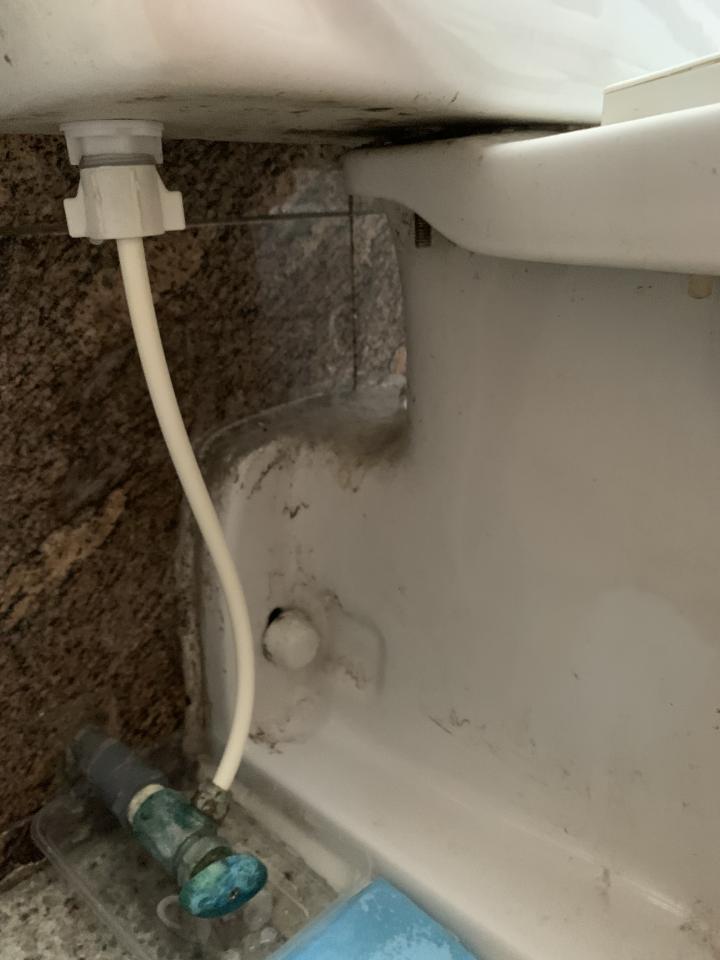 馬桶安裝工作照片