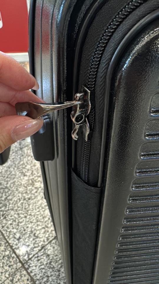Luggage RepairJob photo