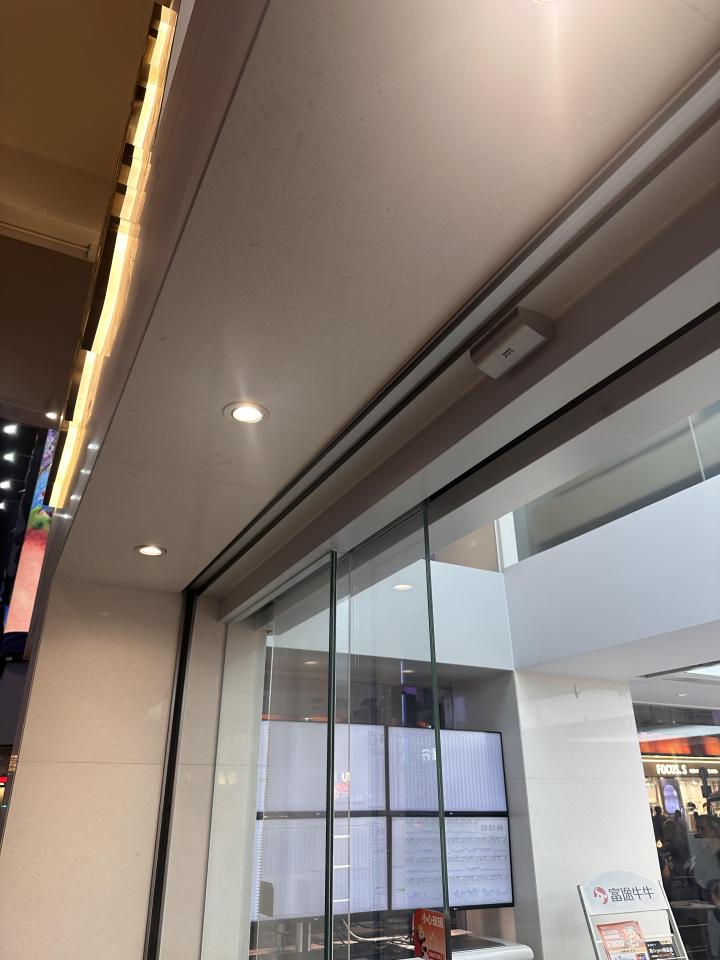 捲閘維修工作照片