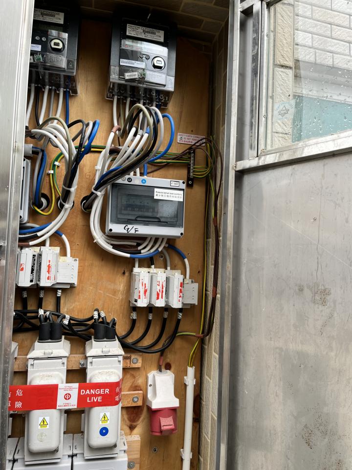 電工工作照片