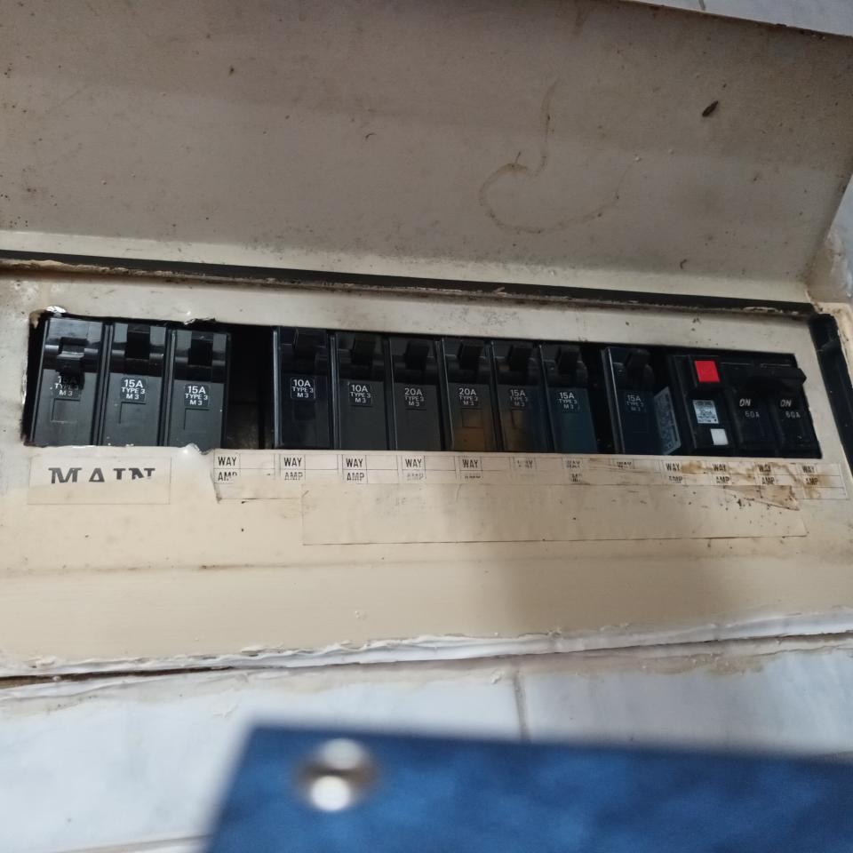 電工工作照片