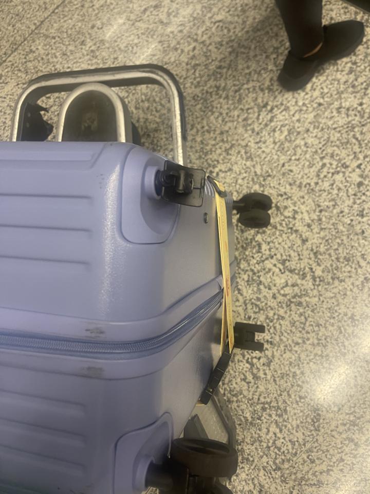 Luggage RepairJob photo