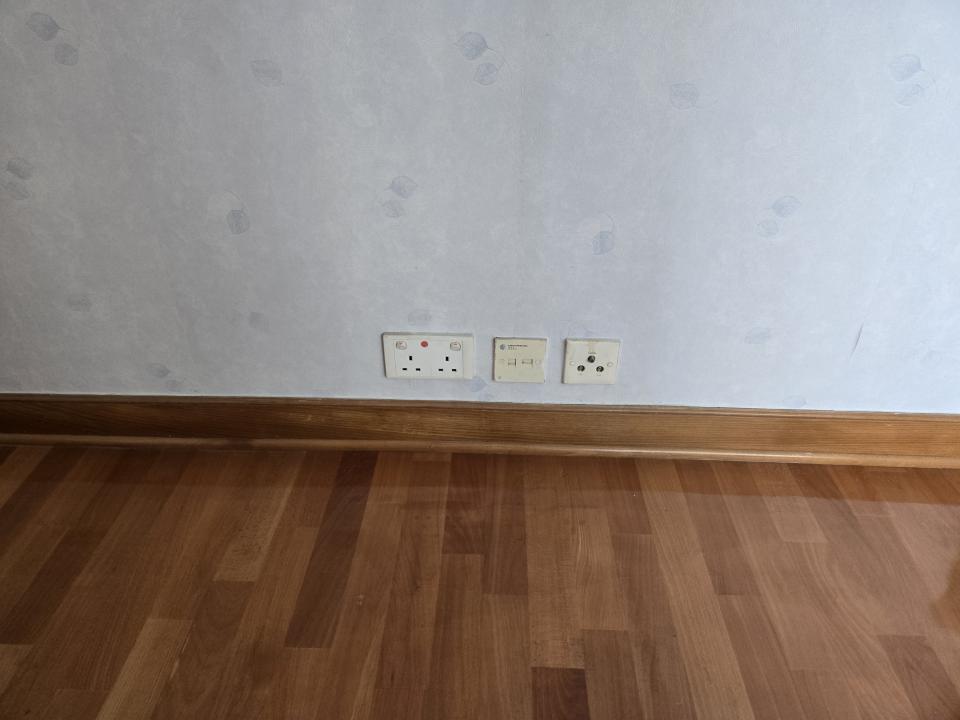 木地板打磨翻新工作照片