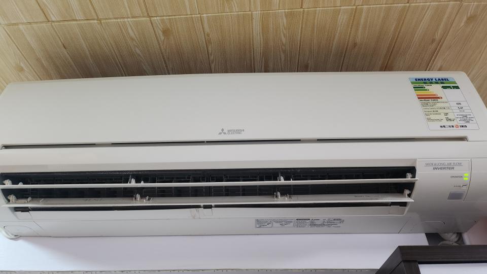 冷氣維修工作照片