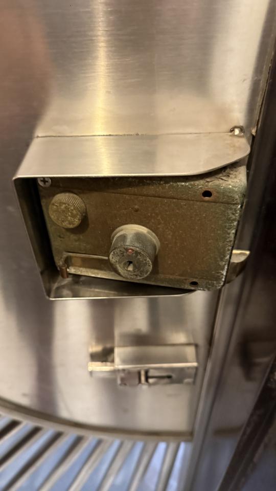 鐵閘工作照片 鐵閘工作照片