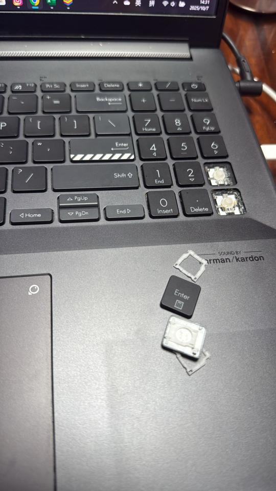 電腦維修工作照片