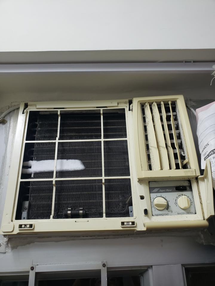 冷氣維修工作照片