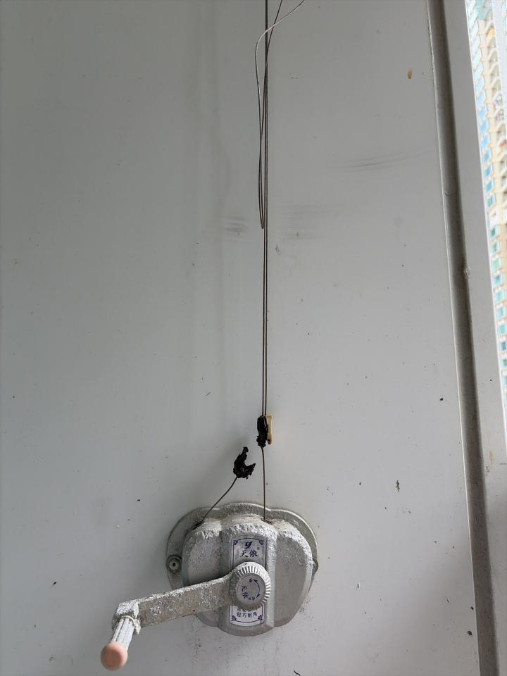晾衫架安裝工作照片