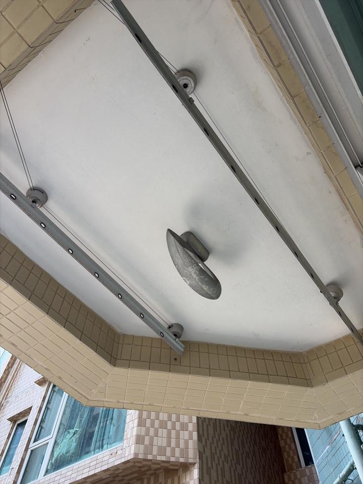 晾衫架安裝工作照片