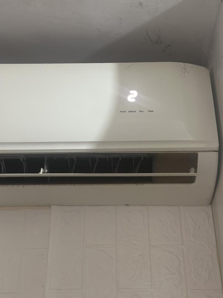 冷氣維修工作照片