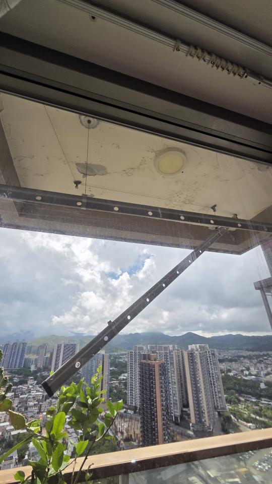 晾衫架安裝工作照片