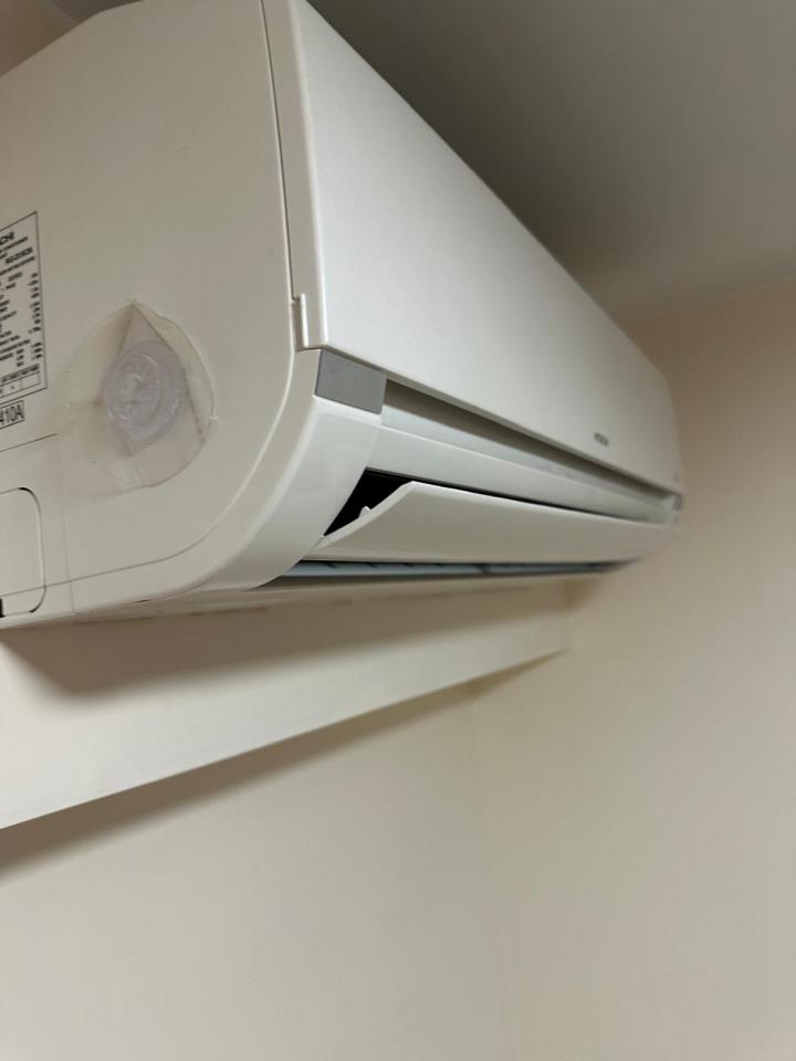 冷氣維修工作照片