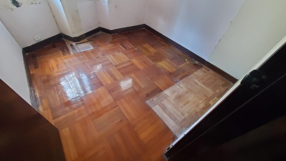 木地板打磨翻新工作照片