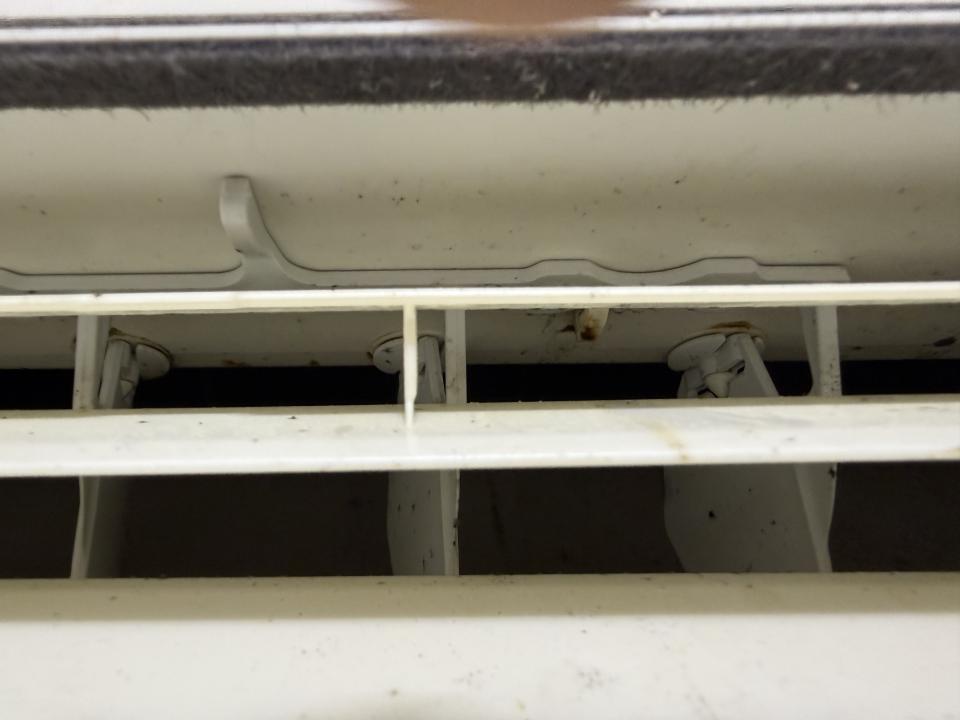 冷氣維修工作照片