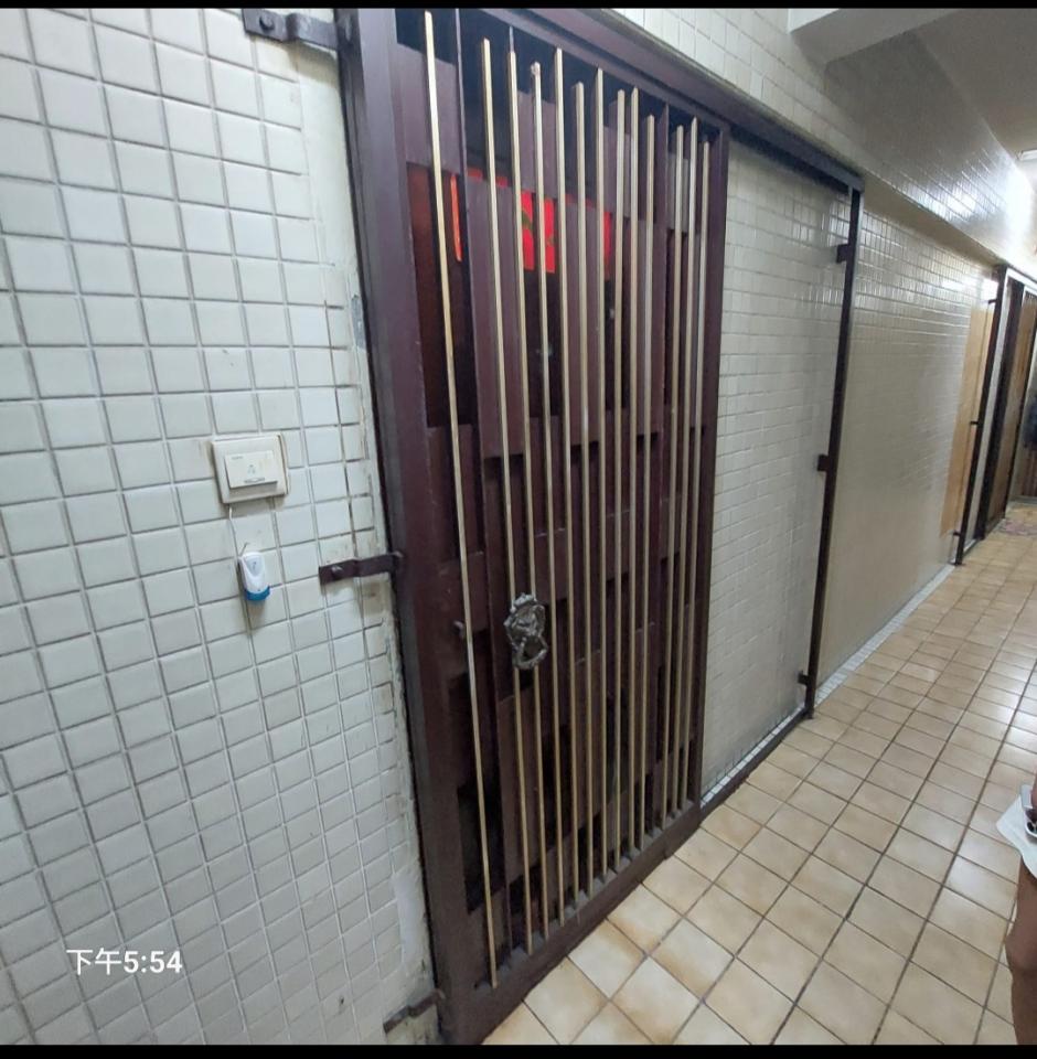 Iron DoorJob photo