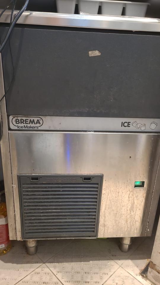 雪櫃維修工作照片