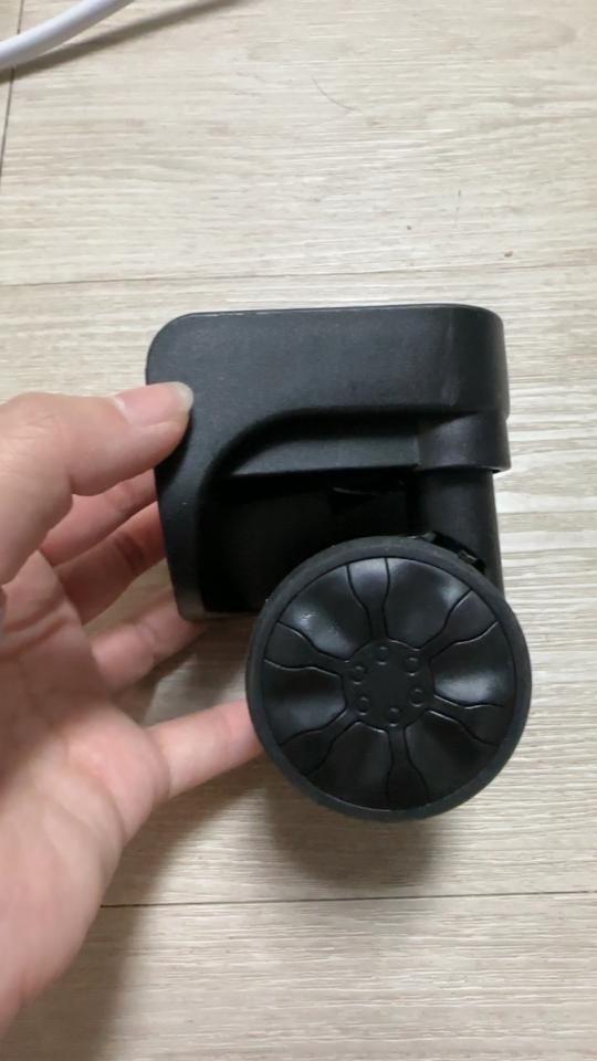 行李箱維修工作照片