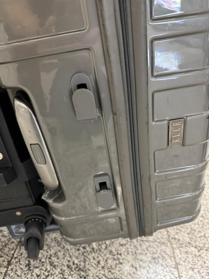 行李箱維修工作照片