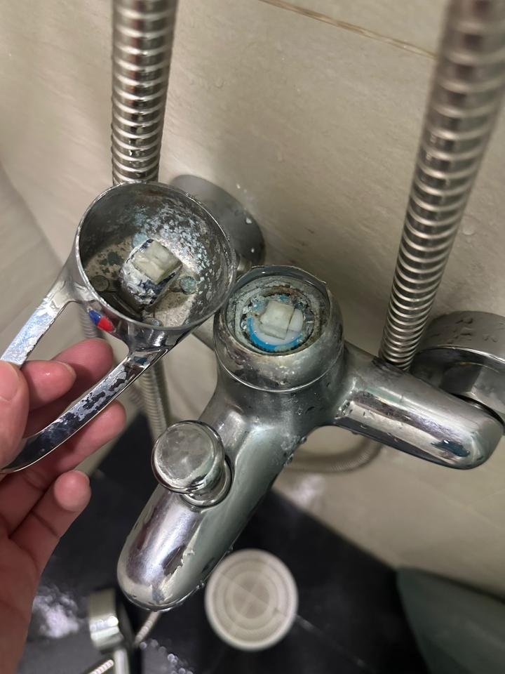 水龍頭安裝工作照片 水龍頭安裝工作照片