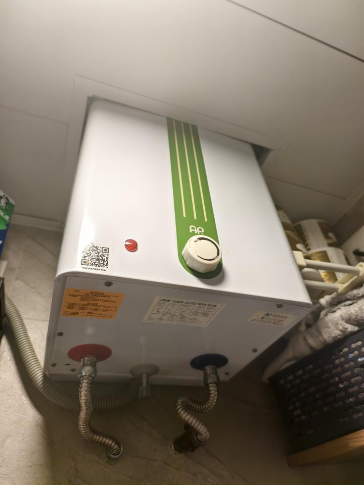 熱水爐安裝維修工作照片 熱水爐安裝維修工作照片