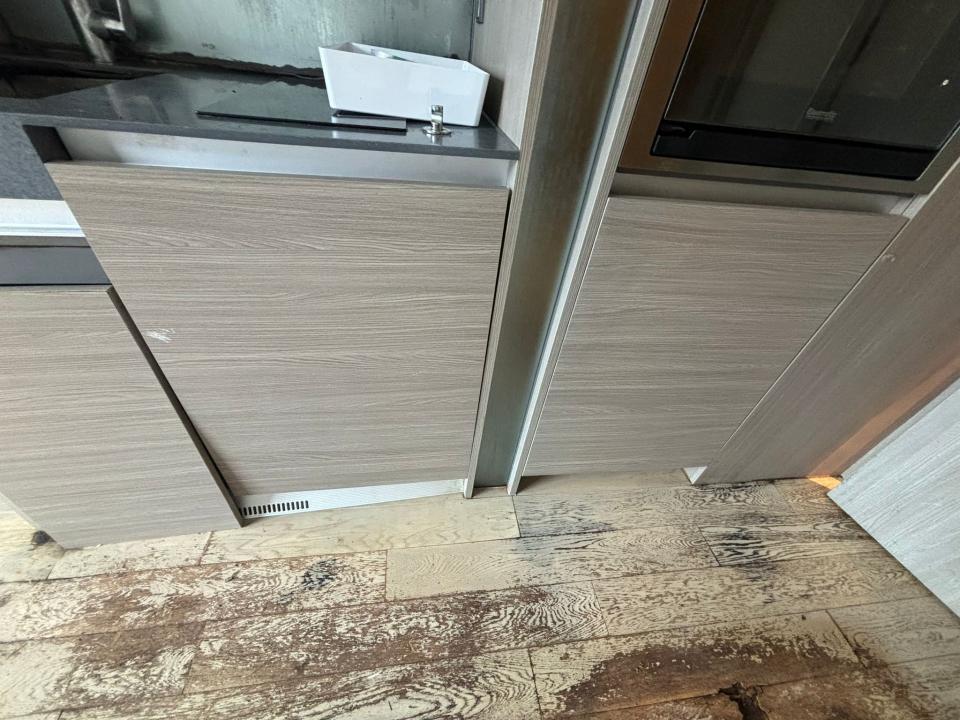 地板維修工作照片