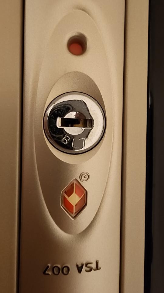 Luggage Repairjob photo Luggage Repairjob photo