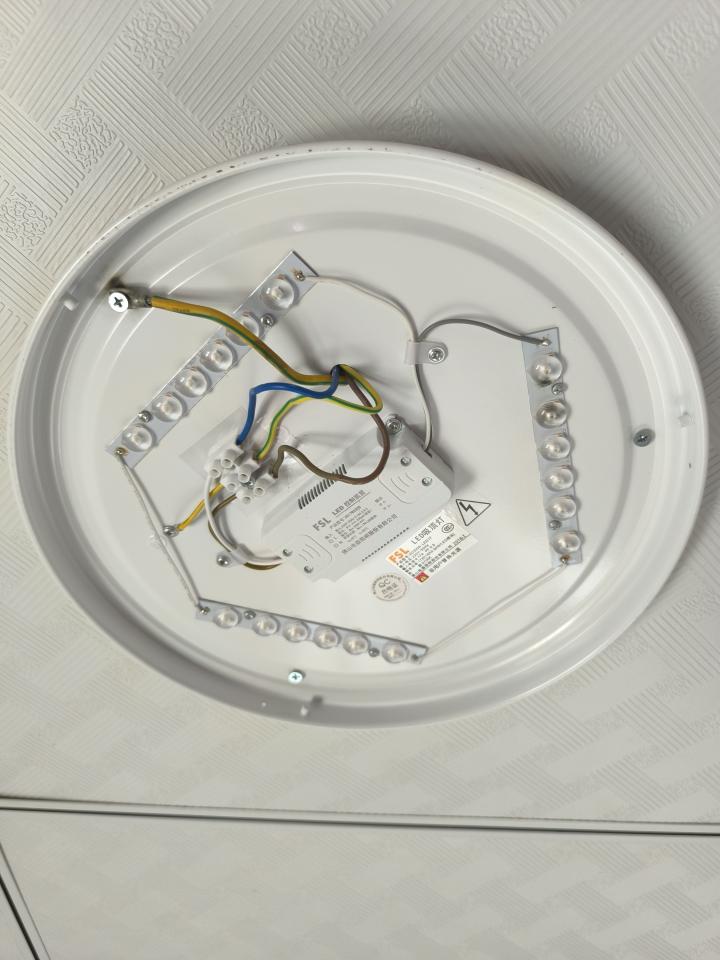 燈飾維修工作照片 燈飾維修工作照片