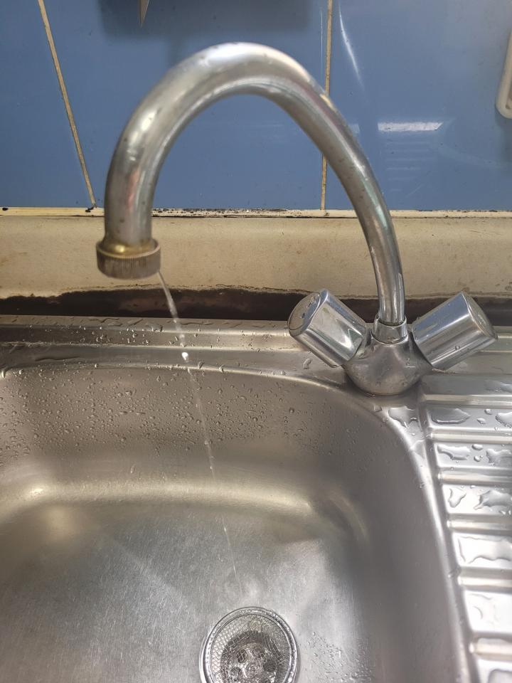 水龍頭安裝工作照片 水龍頭安裝工作照片