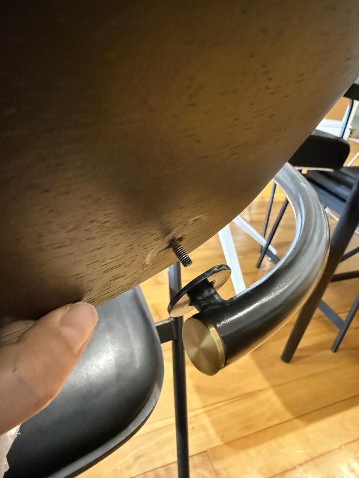 傢俬維修工作照片 傢俬維修工作照片