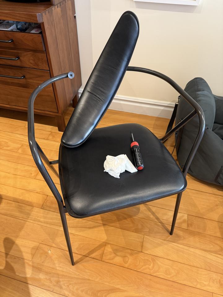 傢俬維修工作照片 傢俬維修工作照片