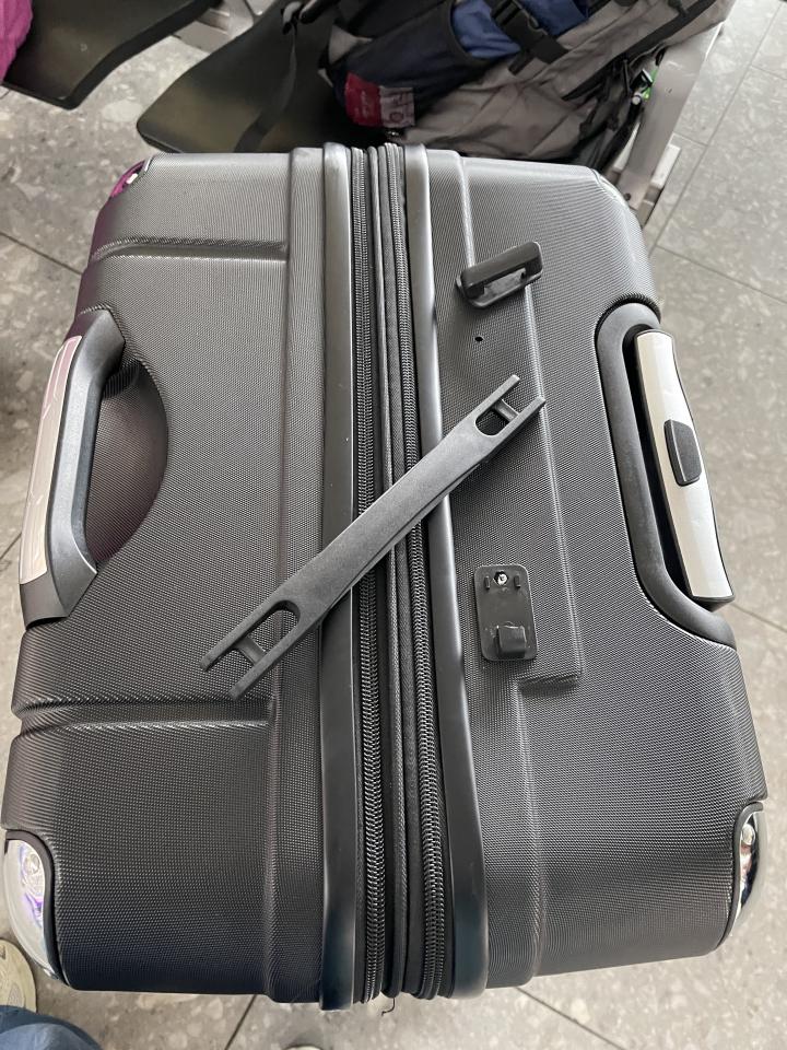 行李箱維修工作照片