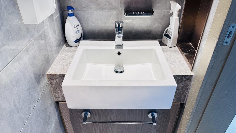 廚房鋅盤安裝工作照片